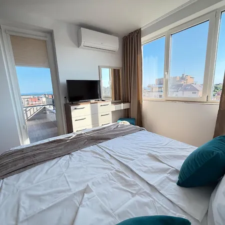 Vitamin Sea 30 شقة